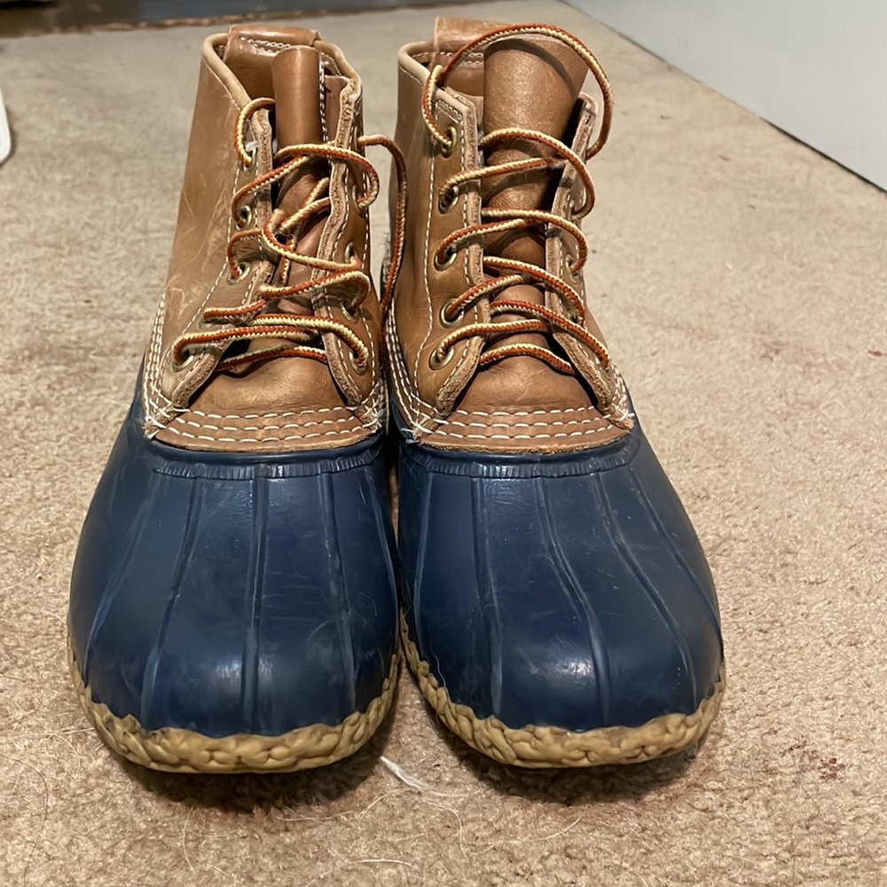 L.L. Bean Waterproof Rain Boots 6" Tall - Women’s size 8